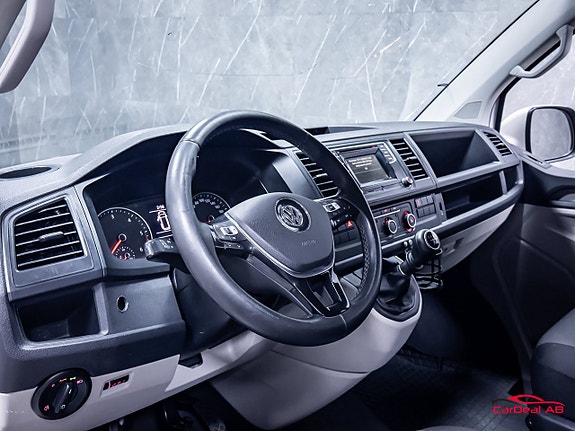 Volkswagen Transporter 12 of 30