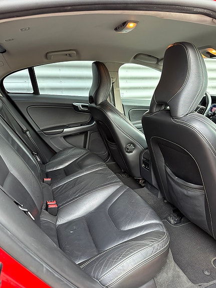 Volvo S60 7 of 11