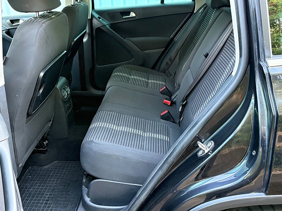 Volkswagen Tiguan 10 of 17