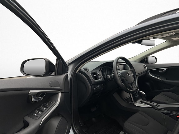 Volvo V40 Cross Country 10 of 28