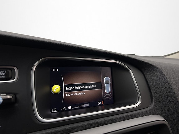 Volvo V40 Cross Country 18 of 28