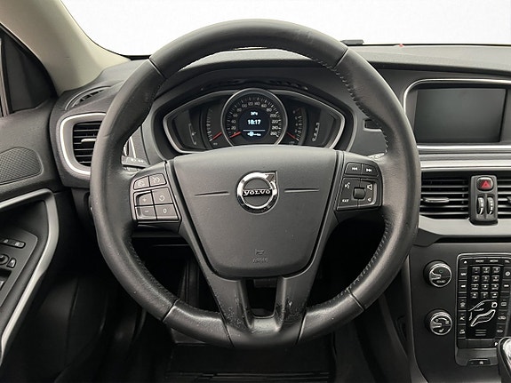 Volvo V40 Cross Country 13 of 28