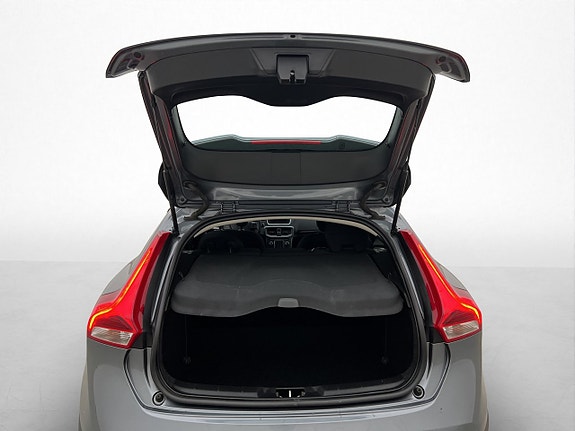 Volvo V40 Cross Country 9 of 28
