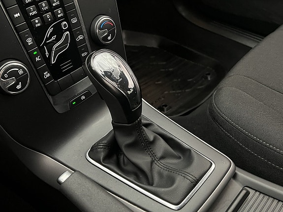 Volvo V40 Cross Country 20 of 28