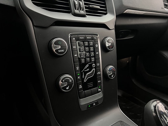 Volvo V40 Cross Country 19 of 28