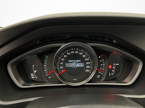 Volvo V40 Cross Country 15 of 28