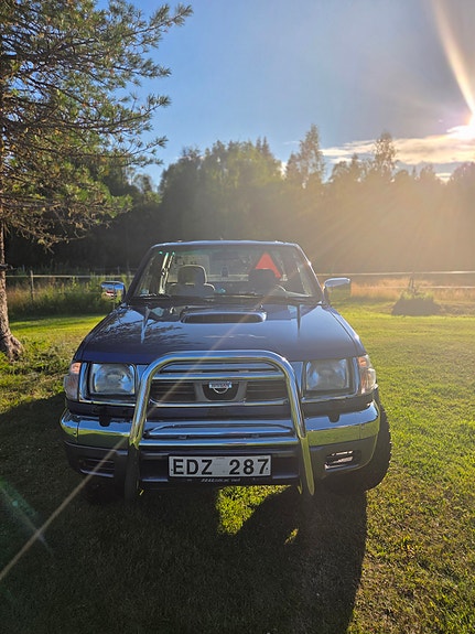 Nissan NP300 4 of 7