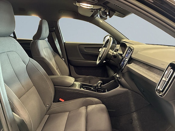 Volvo XC40 9 of 20