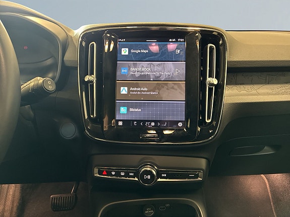 Volvo XC40 10 of 20