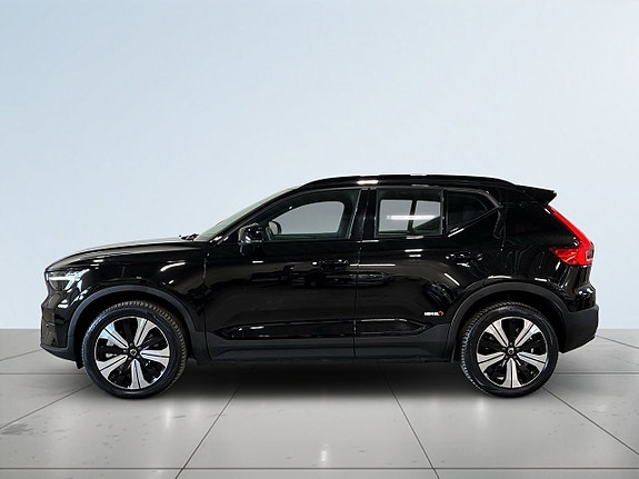 Volvo XC40 3 of 20