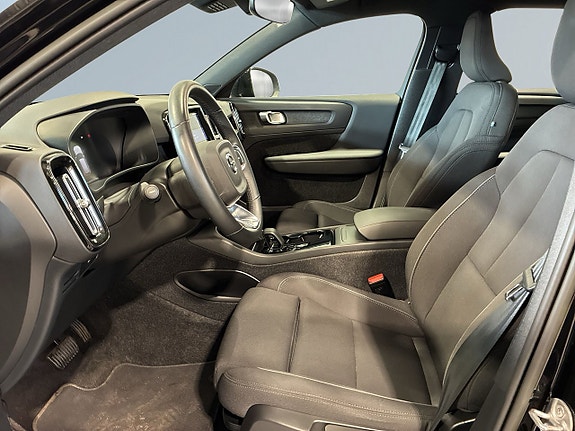 Volvo XC40 7 of 20