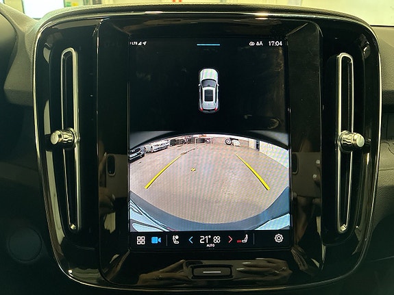 Volvo XC40 18 of 20
