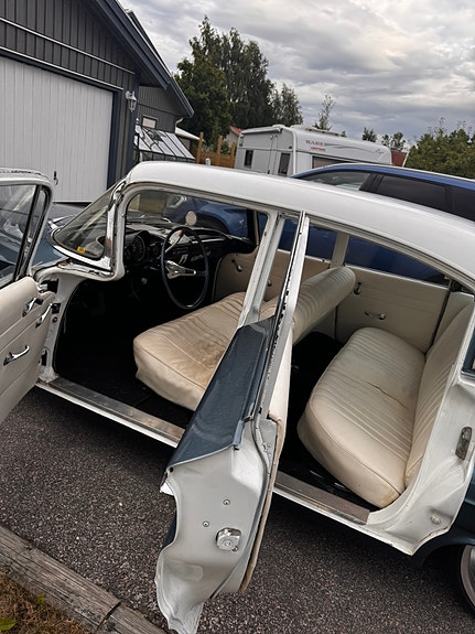 Chevrolet Biscayne 4 of 4