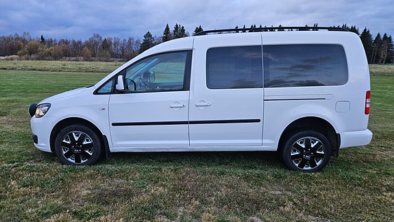 Volkswagen Caddy Maxi 2 of 8