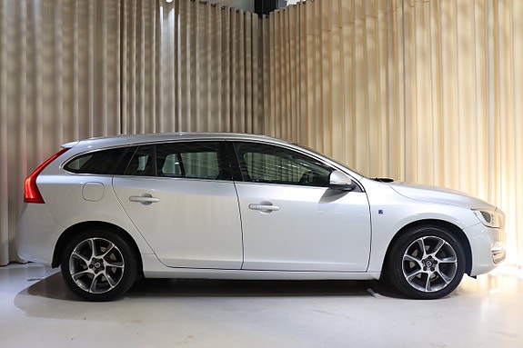 Volvo V60 3 of 30