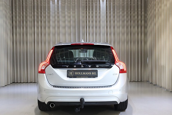 Volvo V60 8 of 30