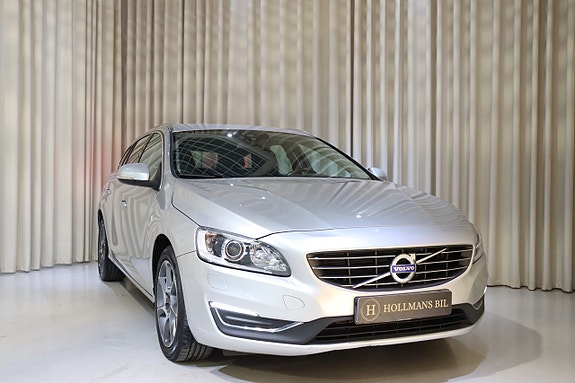 Volvo V60 2 of 30