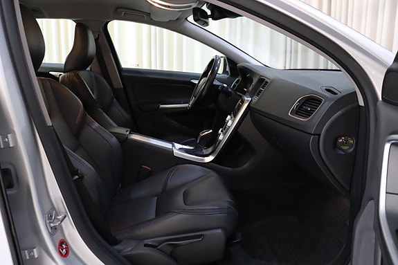 Volvo V60 28 of 30