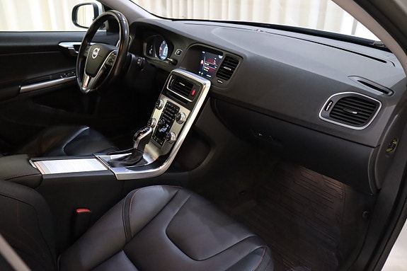 Volvo V60 26 of 30