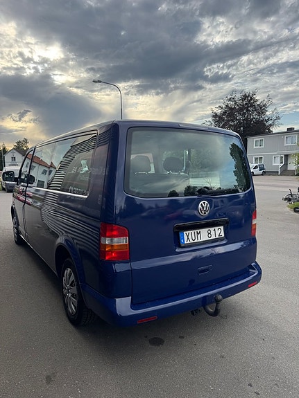 Volkswagen Shuttle 4 of 17