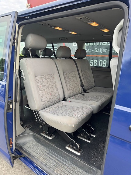 Volkswagen Shuttle 13 of 17