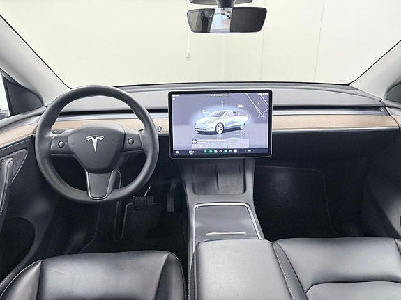 Tesla Model Y 8 of 8