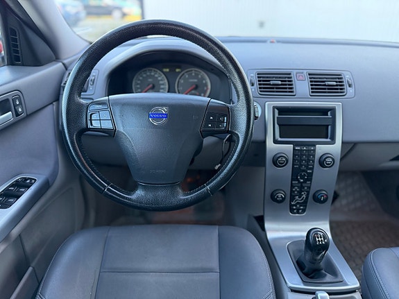 Volvo V50 7 of 11