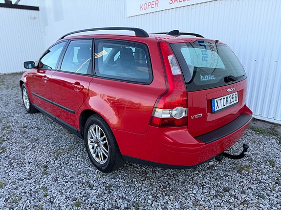 Volvo V50 3 of 11
