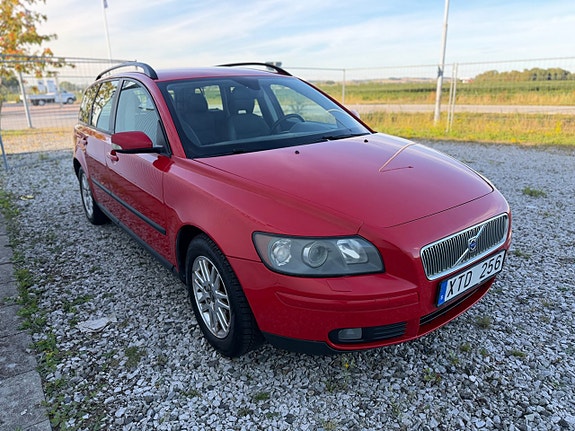 Volvo V50 2 of 11