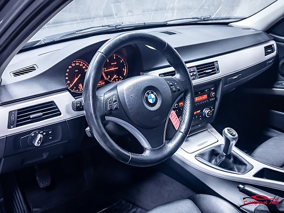 BMW 320 12 of 28