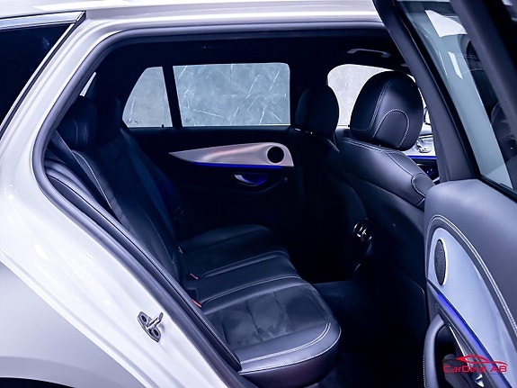 Mercedes-Benz E220 16 of 30