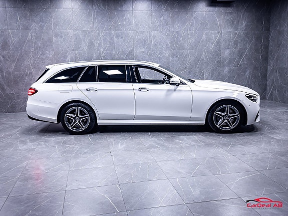 Mercedes-Benz E220 8 of 30
