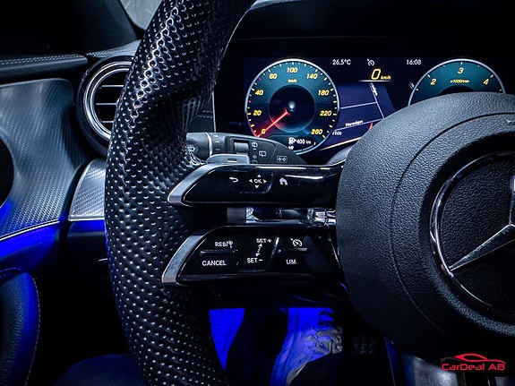 Mercedes-Benz E220 21 of 30