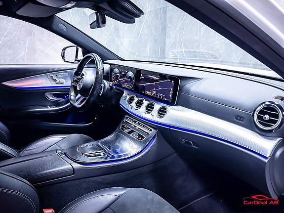 Mercedes-Benz E220 14 of 30