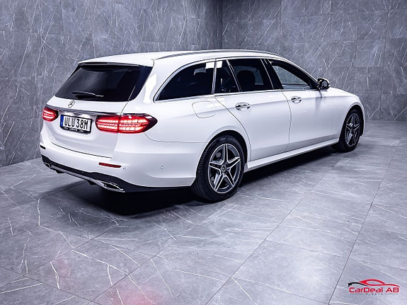 Mercedes-Benz E220 7 of 30