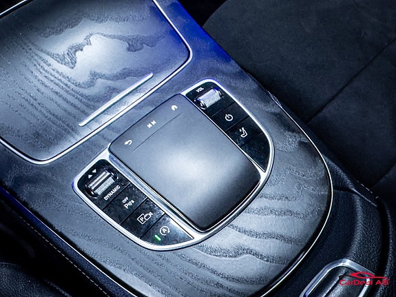 Mercedes-Benz E220 28 of 30