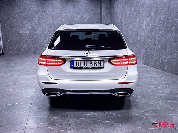 Mercedes-Benz E220 6 of 30