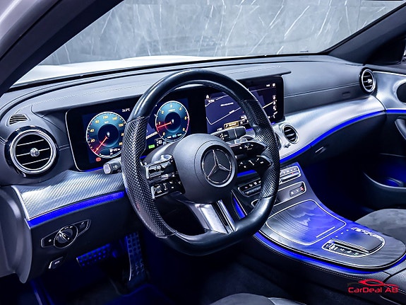 Mercedes-Benz E220 12 of 30