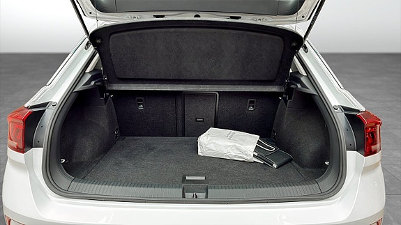 Volkswagen T-Roc 12 of 12