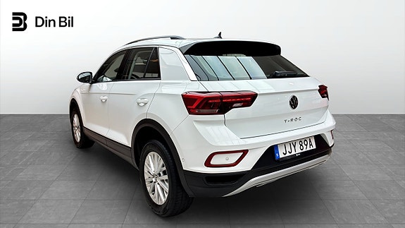 Volkswagen T-Roc 3 of 12