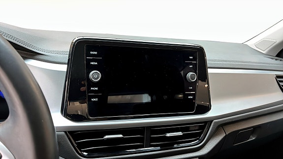 Volkswagen T-Roc 9 of 12