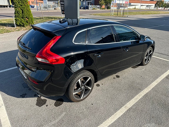 Volvo V40 4 of 11