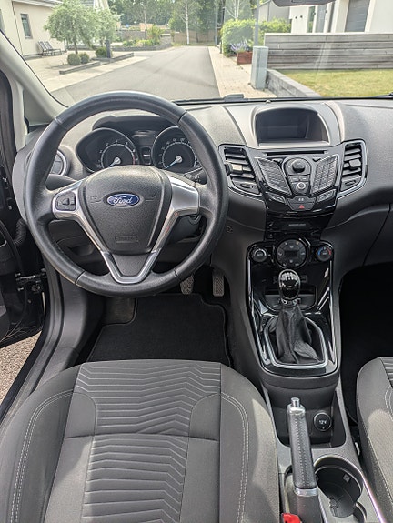 Ford Fiesta 3 of 4