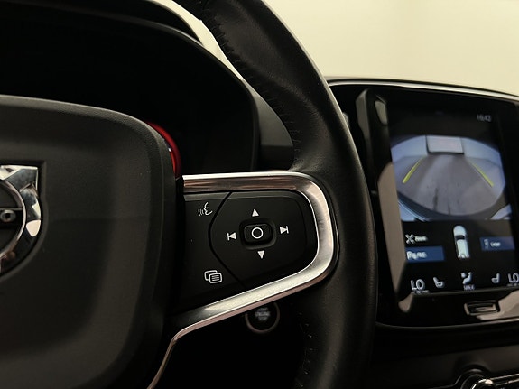 Volvo XC40 13 of 29