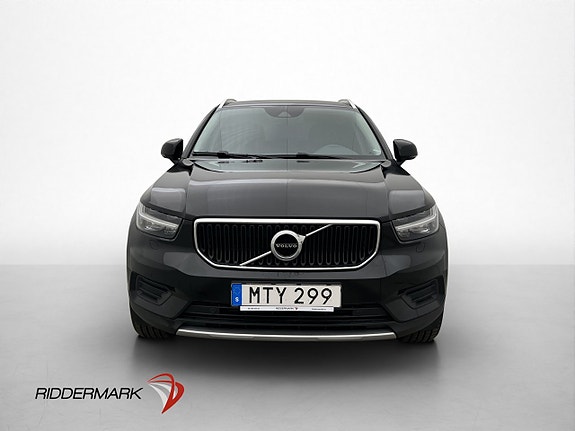 Volvo XC40 2 of 29