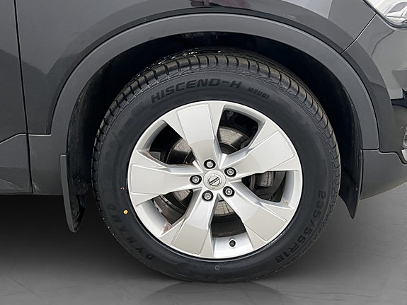 Volvo XC40 27 of 29
