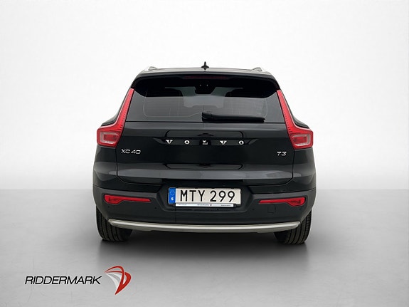 Volvo XC40 6 of 29