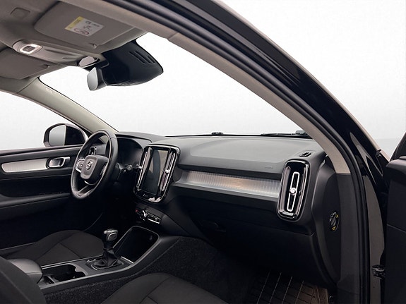 Volvo XC40 23 of 29