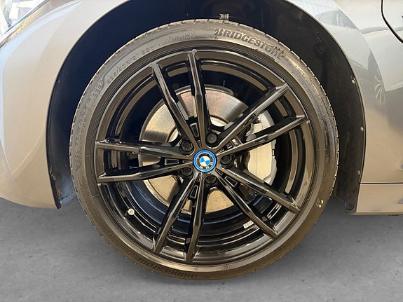BMW 330e 8 of 22