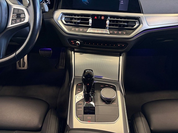 BMW 330e 11 of 22